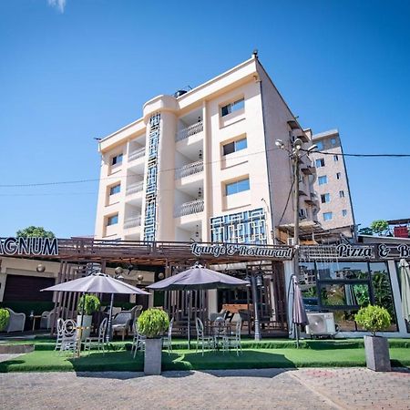 Villa Magnum Дуала Екстериор снимка