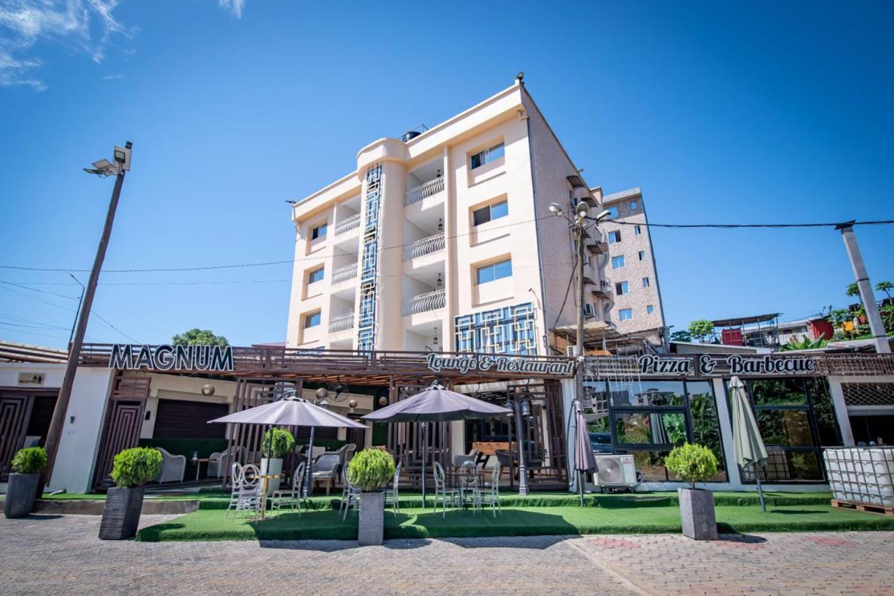 Villa Magnum Дуала Екстериор снимка