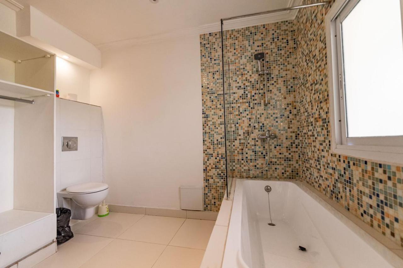 Villa Magnum Дуала Екстериор снимка