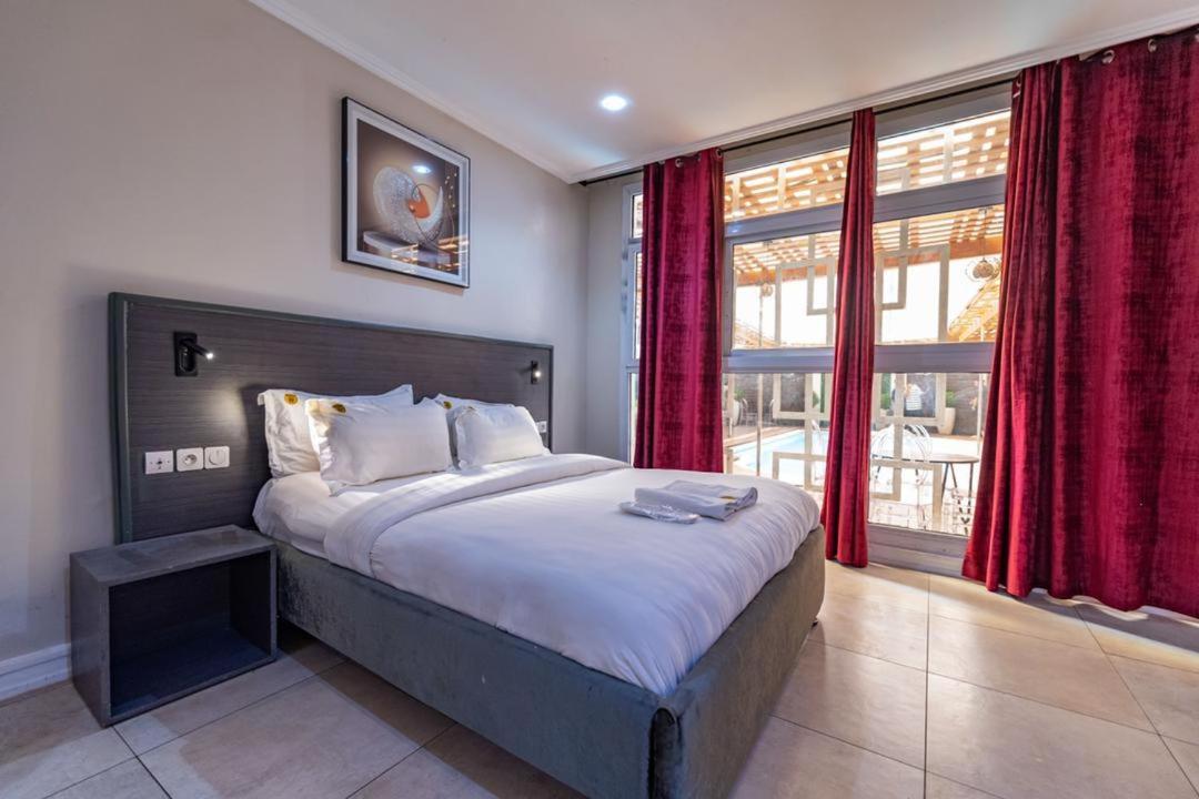 Villa Magnum Дуала Екстериор снимка