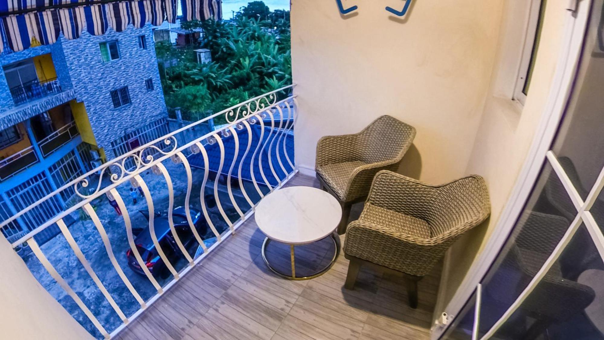 Villa Magnum Дуала Екстериор снимка